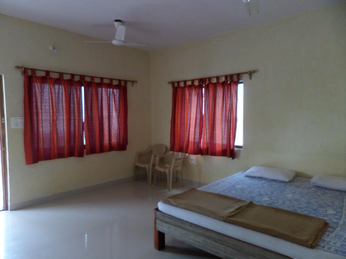 Отель Atithi Farm House Borlai Экстерьер фото